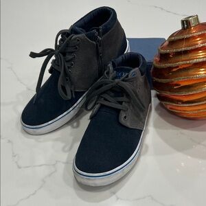 Boys HUGO BOSS suede sneakers size 2 (EU 34)